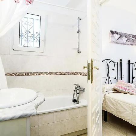 Benamara Sleeps 6 Pool Air Con Wifi Villa